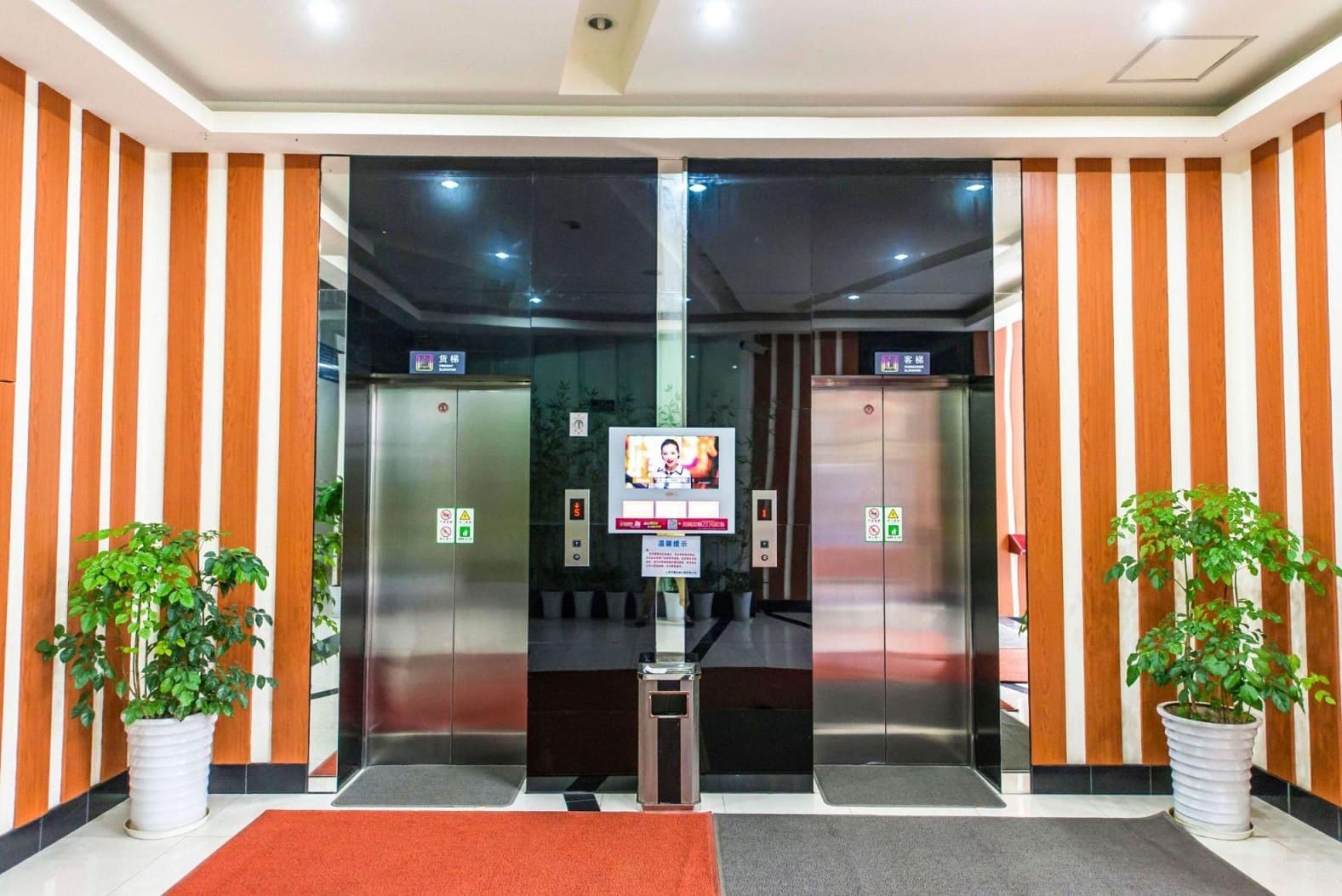 电梯厅